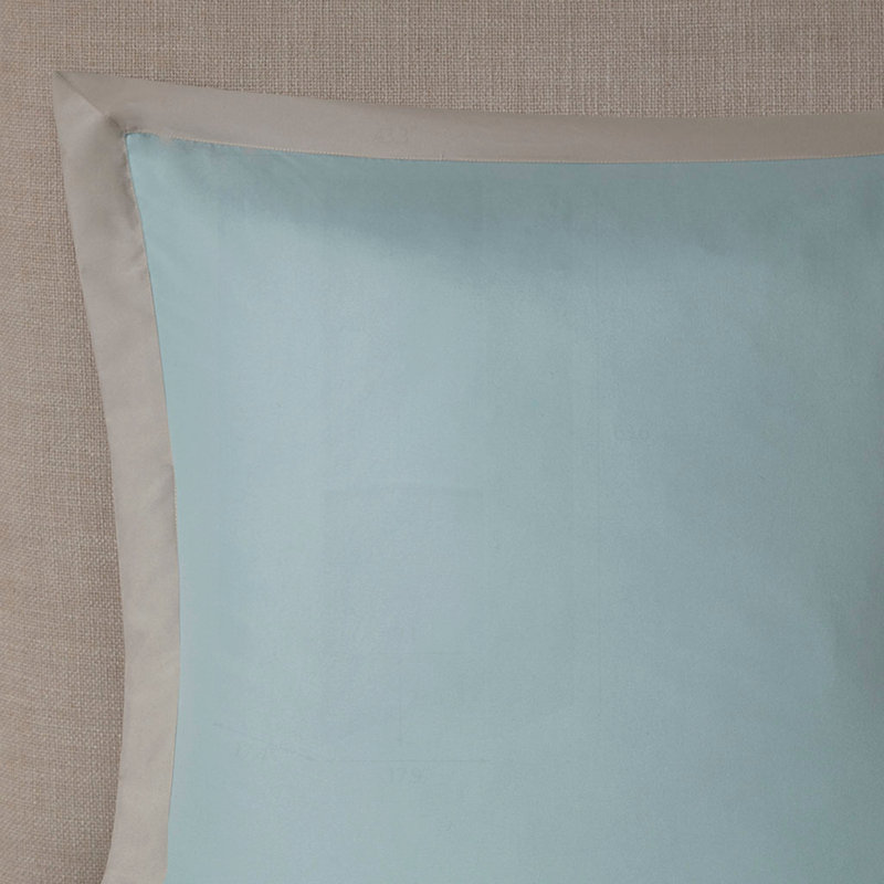 Luxurious Comforter Set for Bedroom Decoration, Enhancing Comfort and Style