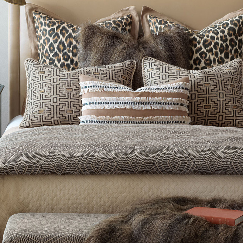 Naya Lumbar Pillow Cover & Insert