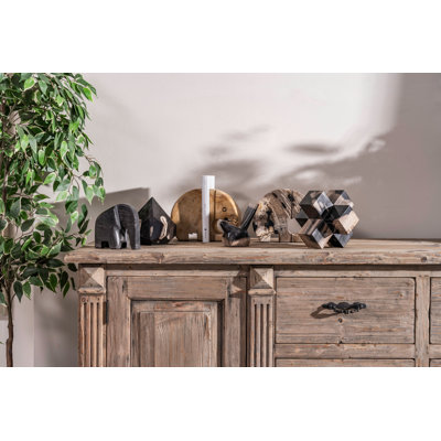 Figurines & Sculptures