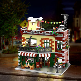 Three-Story 90S-Inspired Coffee House Building Set – Vintage Cafe Model With Detailed Interior For Display And Play