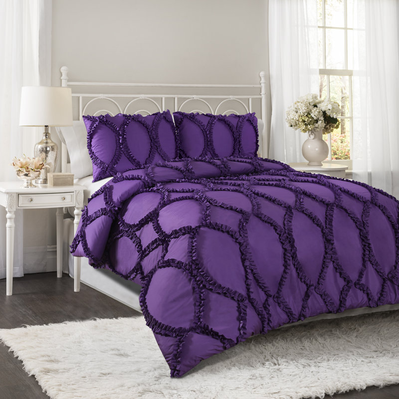 White King Microfiber Ruffled 3-Piece Comforter Set