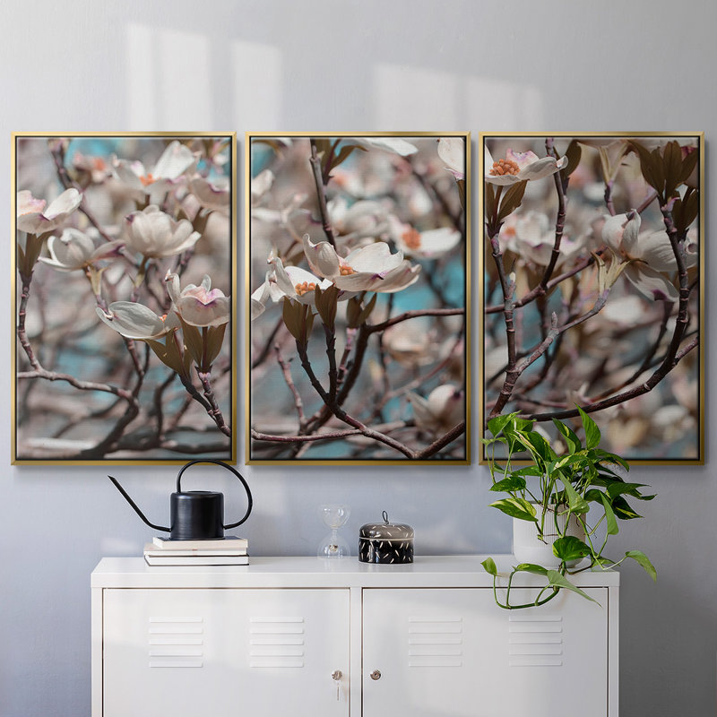 Dogwood Spring I 3 pièces, Encadrement doré, H 36 po x l 75 po