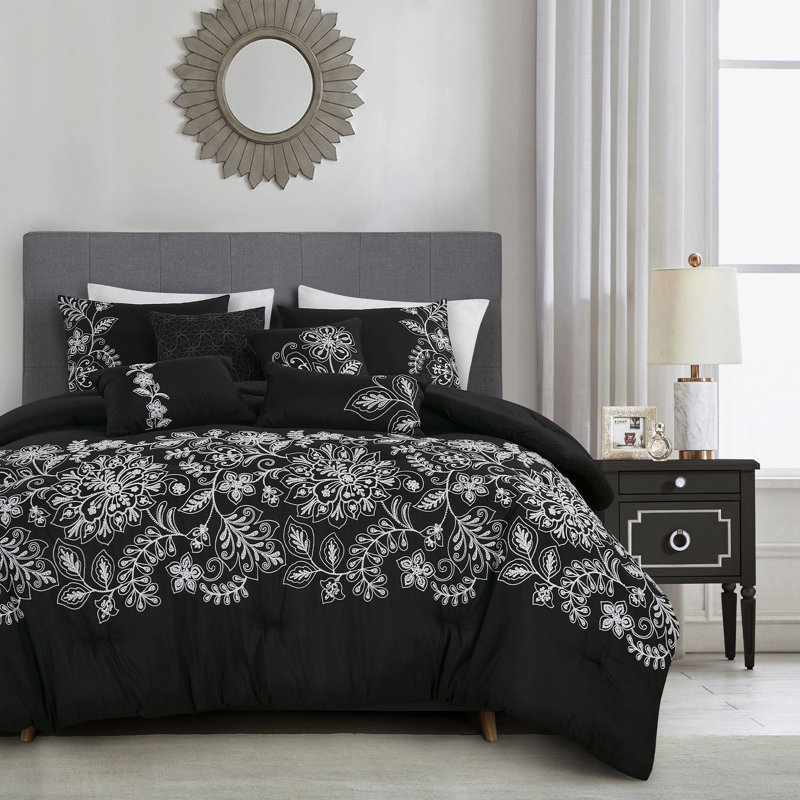 Ensemble d'édredon 7 pièces avec motif brodé, microfibre douce, 100% polyester, collection de literie toutes saisons
