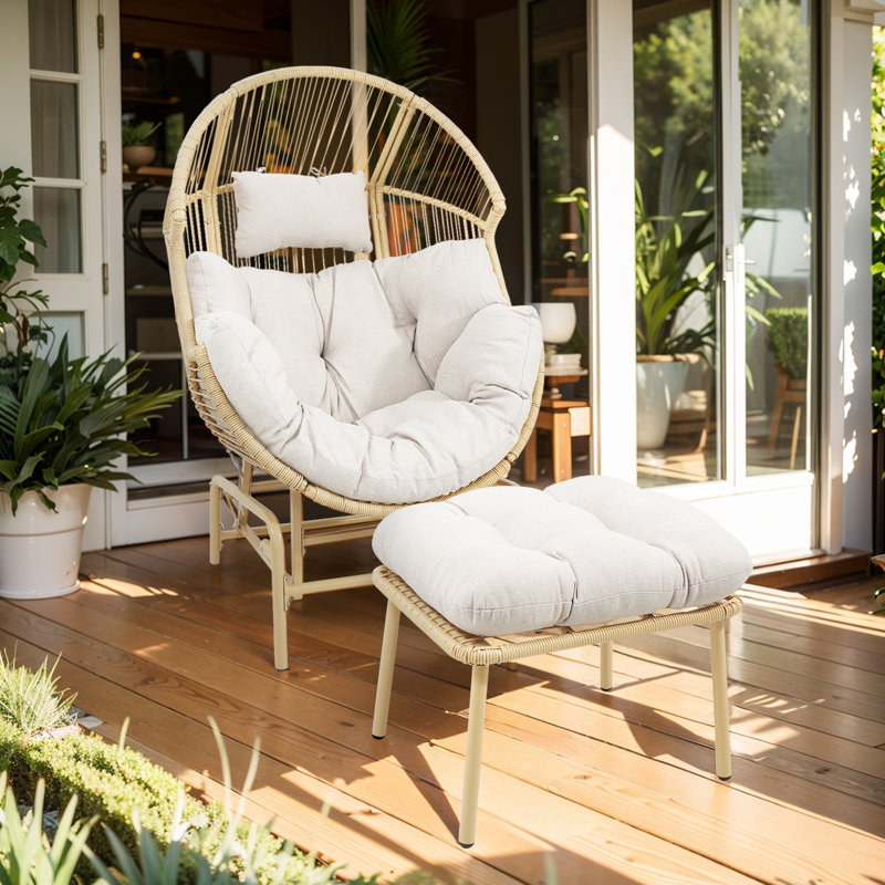 Fauteuil pivotant avec coussin et repose-pieds Swing, Brun, Beige