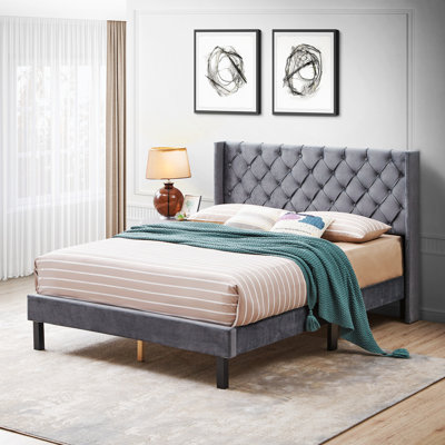 Dmari Queen Platform Bed -  Rosdorf Park, 9455544F8E4B4DF4BA9E14C63A02B0D5