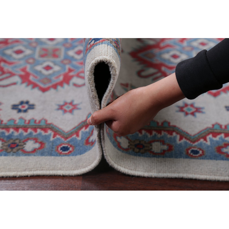 Tapis de zone en laine 6 pi 5 po x 9 pi noué la à la main one-of-kind-kazak Brit