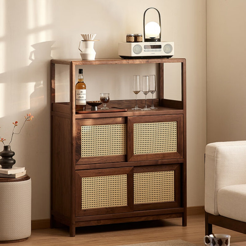 Buffet classique en rotin