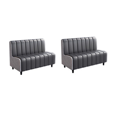 Bancs noirs de style industriel