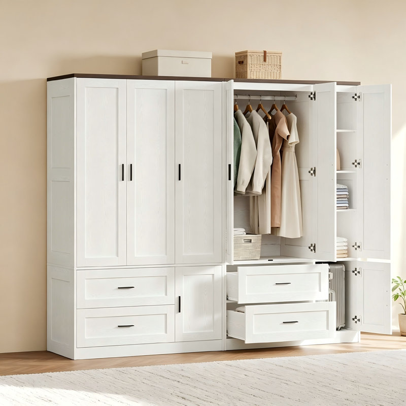 Cette garde-robe moderne à trois portes comprend des tringles suspendues, des tiroirs et des tablettes réglables. Sa conception fermée le rend idéal pour le rangement dans la chambre à coucher.