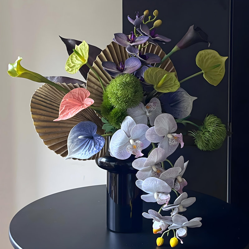 Ornements de fleurs simulées