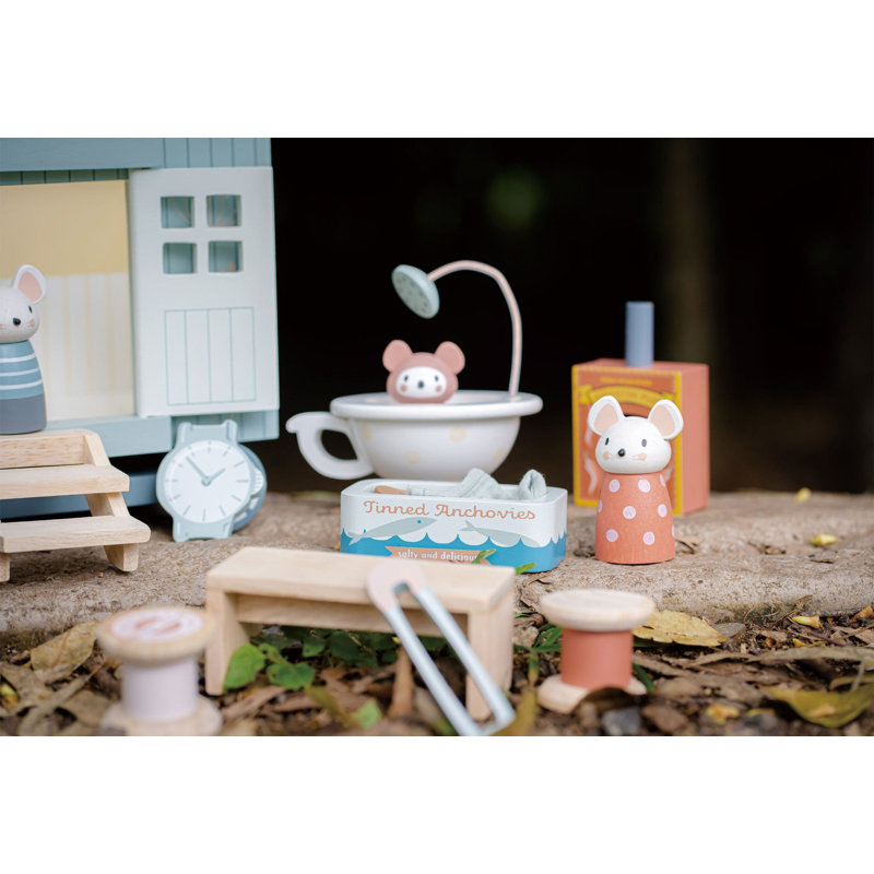 Shepherd's Hut Dollhouse