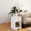 Table de chevet blanche avec 2 tiroirs et tablette ouverte, poignées dorées, look moderne pour le salon de la chambre à coucher avec espace, idéal élégant ou décoratif