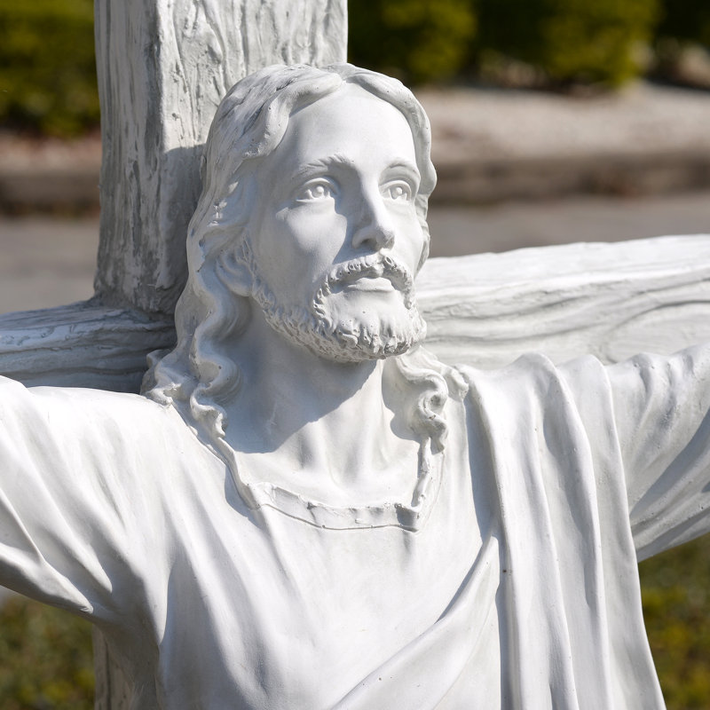 Statue de Jésus Glorifié sur croix