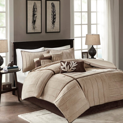 Couette 7 pièces en faux suède beige King - Garnissage et oreillers séduisants - Grandiose et attrayant