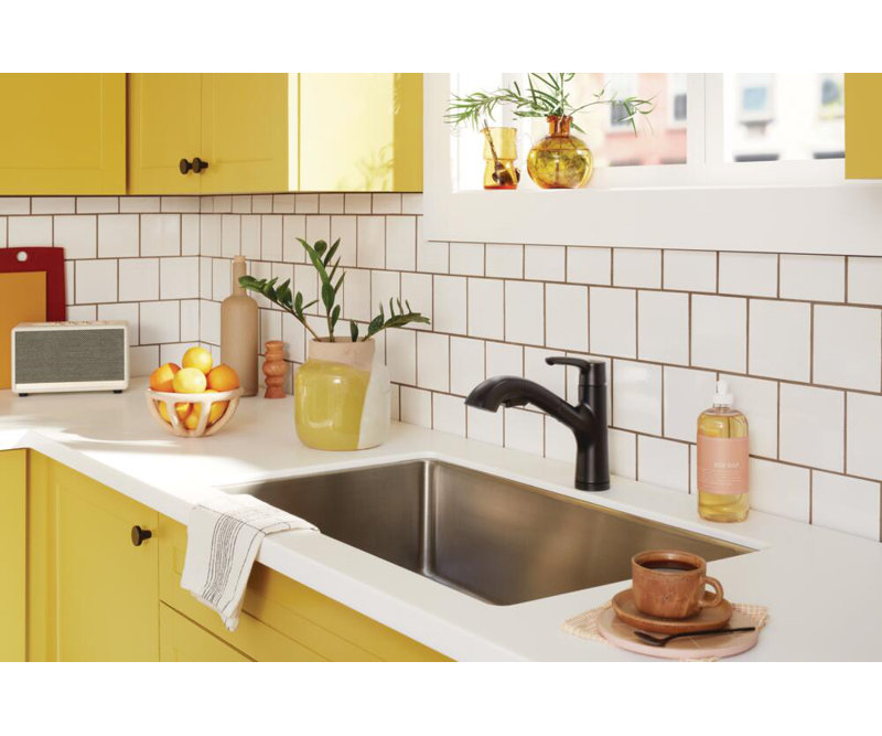 Peerless Parkwood Pull Out Kitchen Faucet, Matte Black