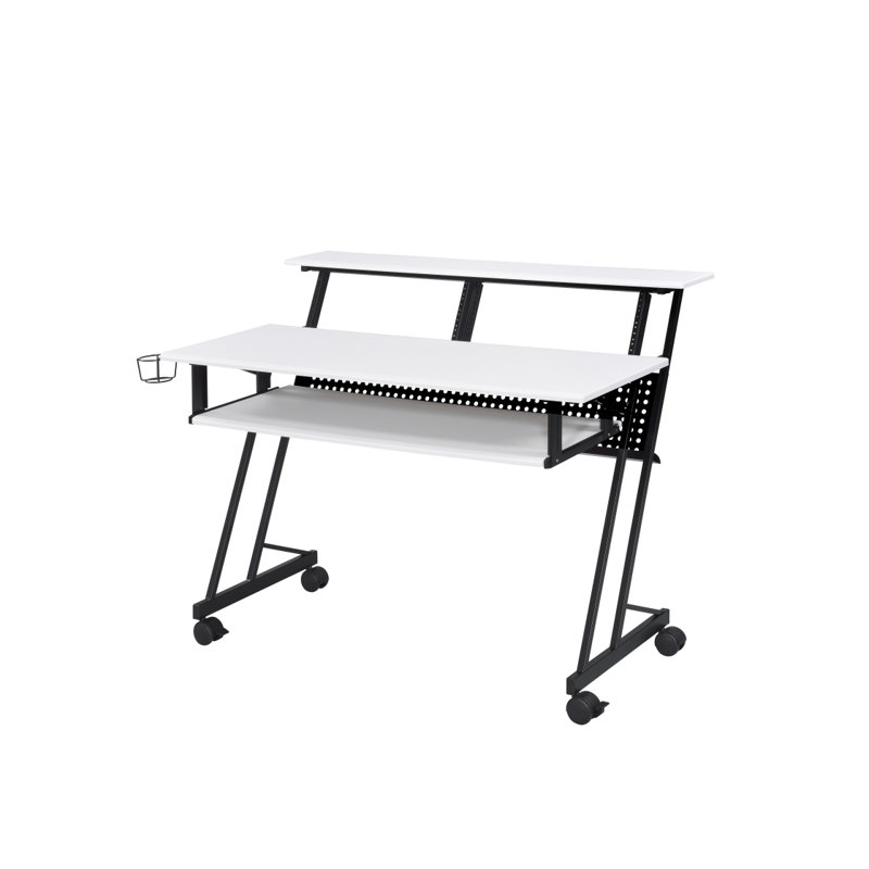 Bureau de studio de musique suitor