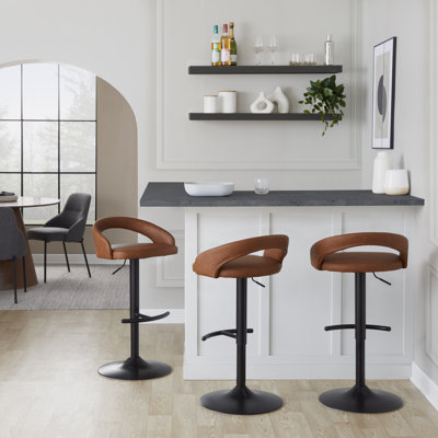 Tabouret de bar réglable en métal noir et similicuir brun clair avec repose-pieds arrondi en T - ensemble de 3