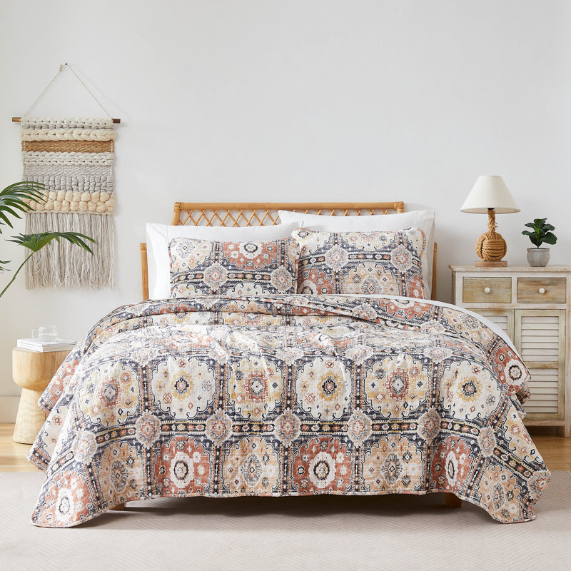 Kilim Oversized easy care lightweight Quilt Set by Southshore Fine Linens, Multi Colored, Queen Quilt + 2 Standard Shams