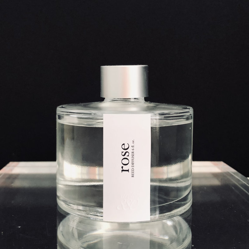 Diffuseur de roseaux roses