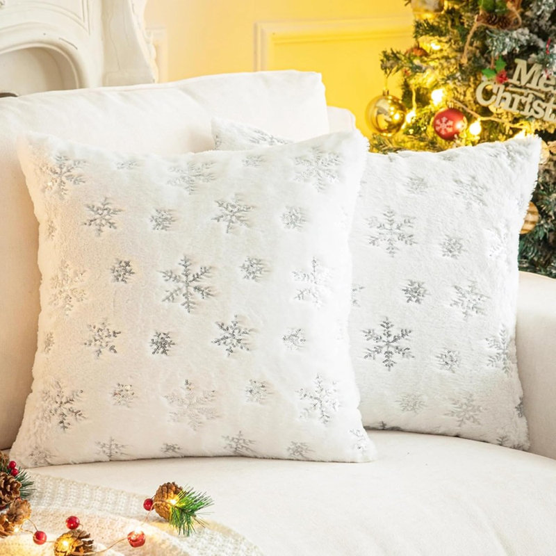 Coussins décoratifs décoratifs, peluche douce avec paillettes de flocons de neige, paillettes mignonnes pour canapé de décor de Noël, blanc ivoire argenté, 18 x 18 pouces, paquet de 2