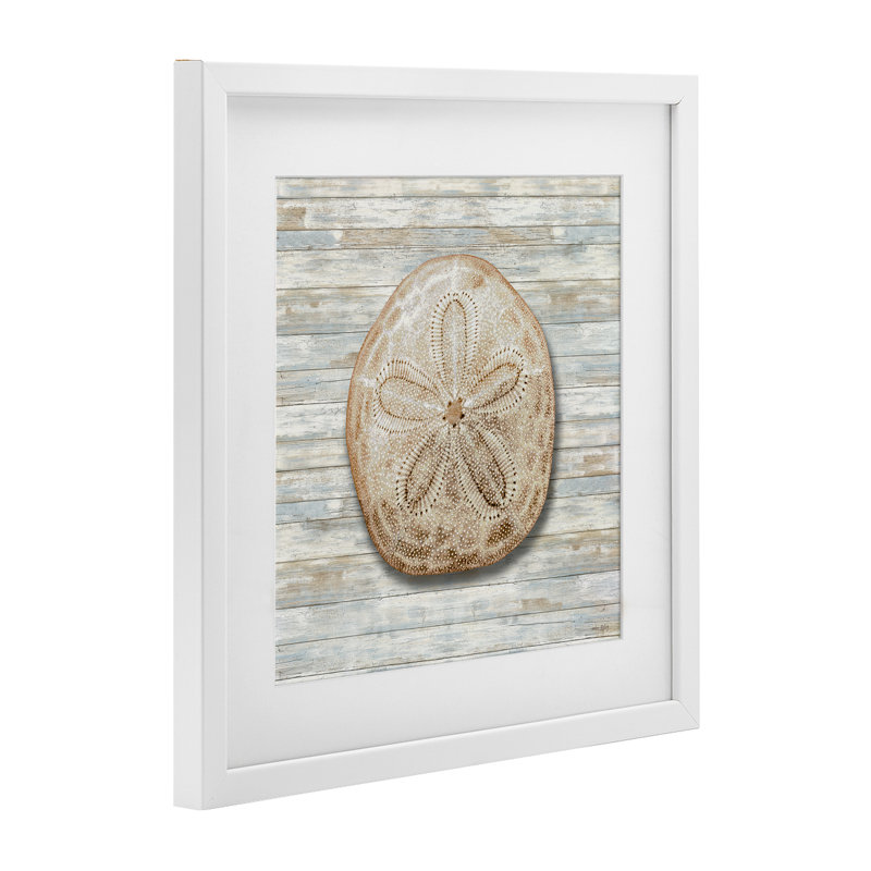 Sand Sand On Shiplap, reproduction sous verre encadrée, design par Amber Sterling, H 13 po x l 13 po, Cadre blanc côtier