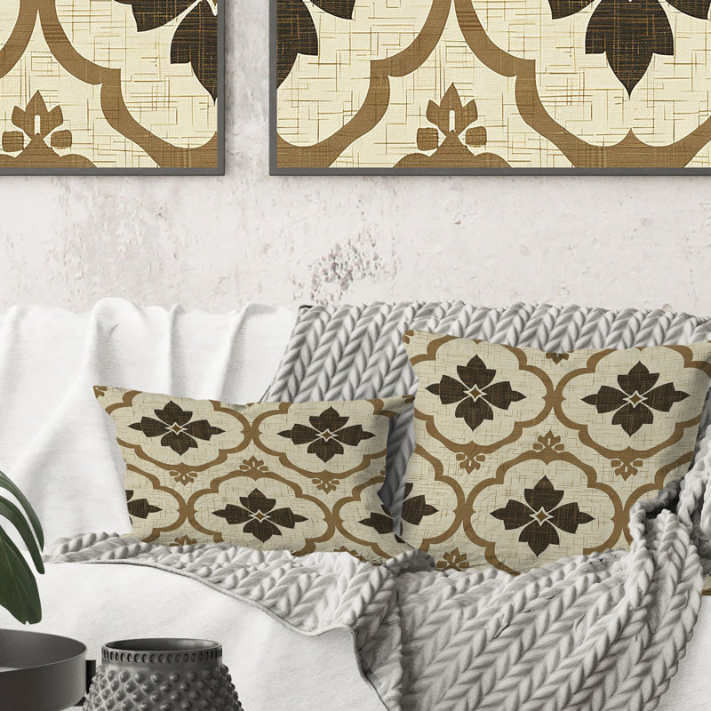 Coussin décoratif brun et beige quadrilobe I, H 16 po x l 16 po