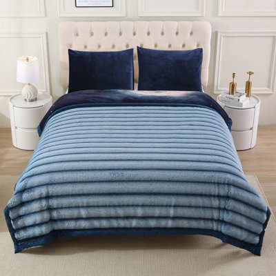 2024LAURA-B123456 Throw Blanket