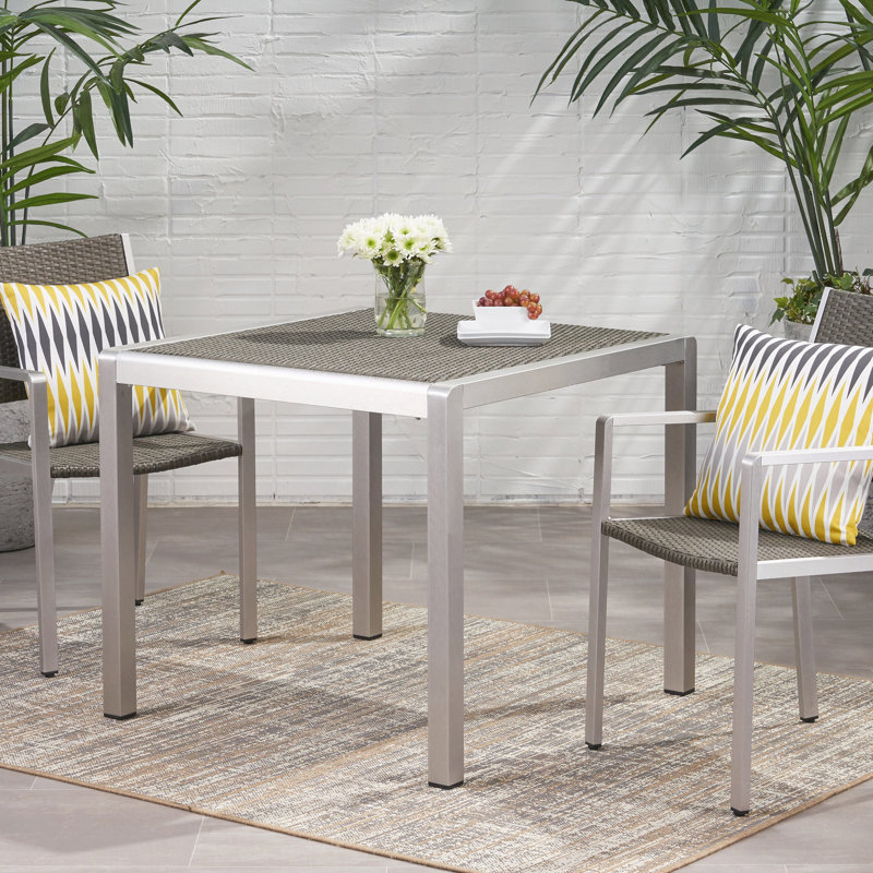 Table de salle à manger d'extérieur
