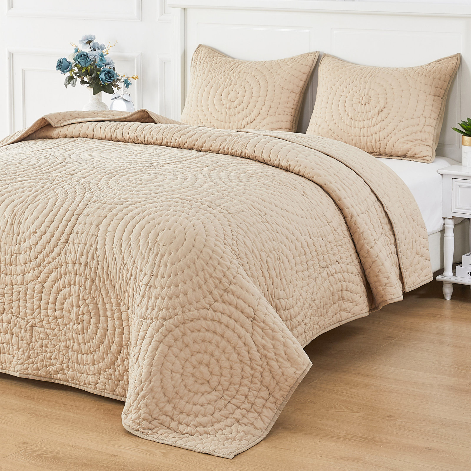 Cotton Circle Hand Stitch Voile Quilt Set, Taupe Geometric, Queen Quilt + 2 Standard Shams