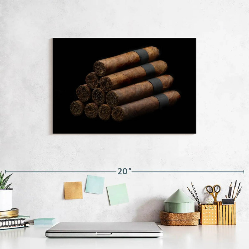 Senne Robusto Cigar Pyramid, 8" H x 12" W