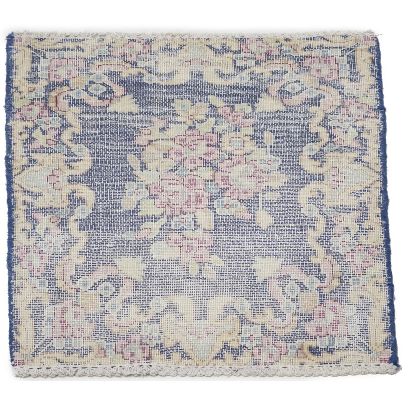 Tapis oriental antique délavé à motif floral bleu marine de 1 pi 7 po x 2 pi