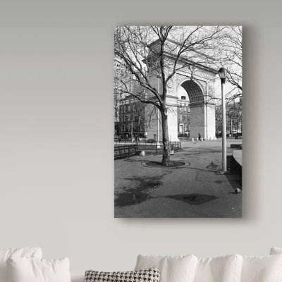 Avisha 'Arc De Triomphe' Photographic Print on Wrapped Canvas