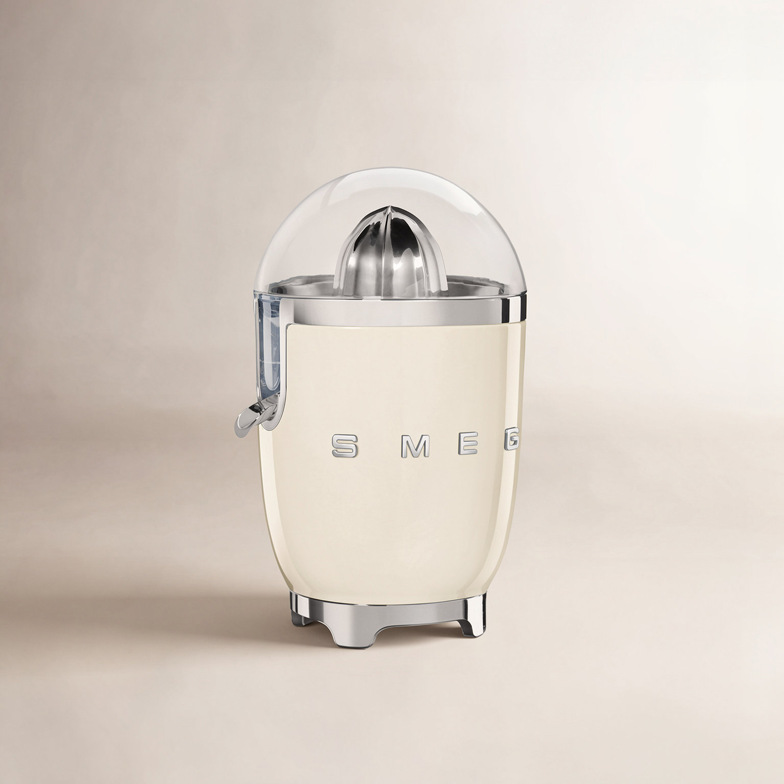 50's Retro Style Citrus Juicer, Cream