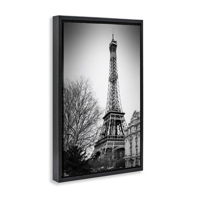 Paysage de la Tour Eiffel imminente