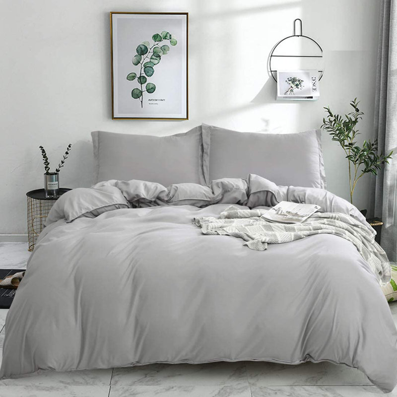 Ensemble de housse de couette réversible en microfibre de quatre articles, Gris clair