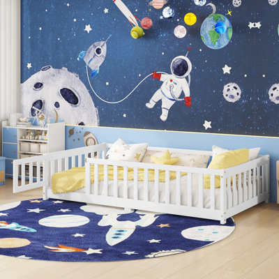 Lit de plancher pour enfants avec clôture et porte, lit de plancher en bois d'hévéa avec barrières de sécurité