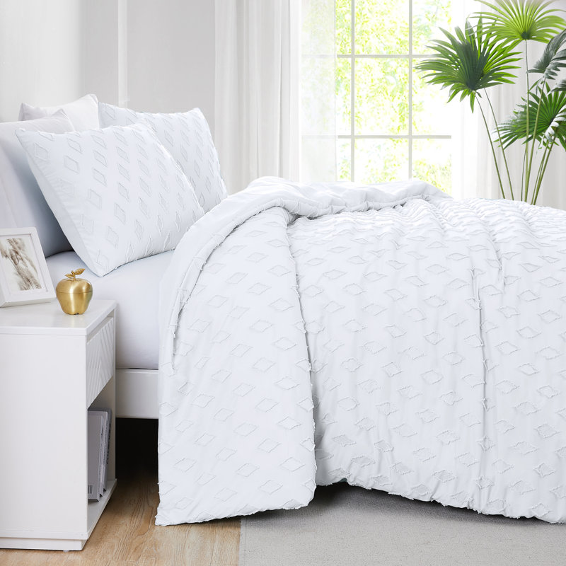 Delta Collection Clipped Jacquard Duvet Cover Set by Southshore Fine Linens, White, King Duvet Cover + 2 Standard Shams