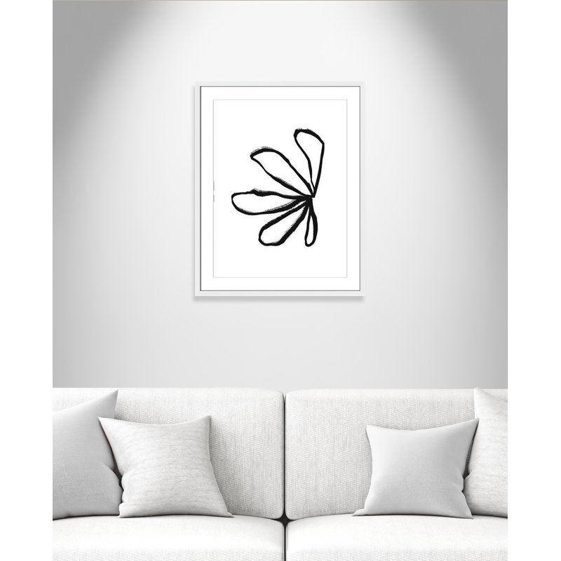 Collection de dessins au trait «Petals» par Leah Straatsma, H 29,5 po x l 23,5 po x P 1,25 po, Cadre photo blanc mat