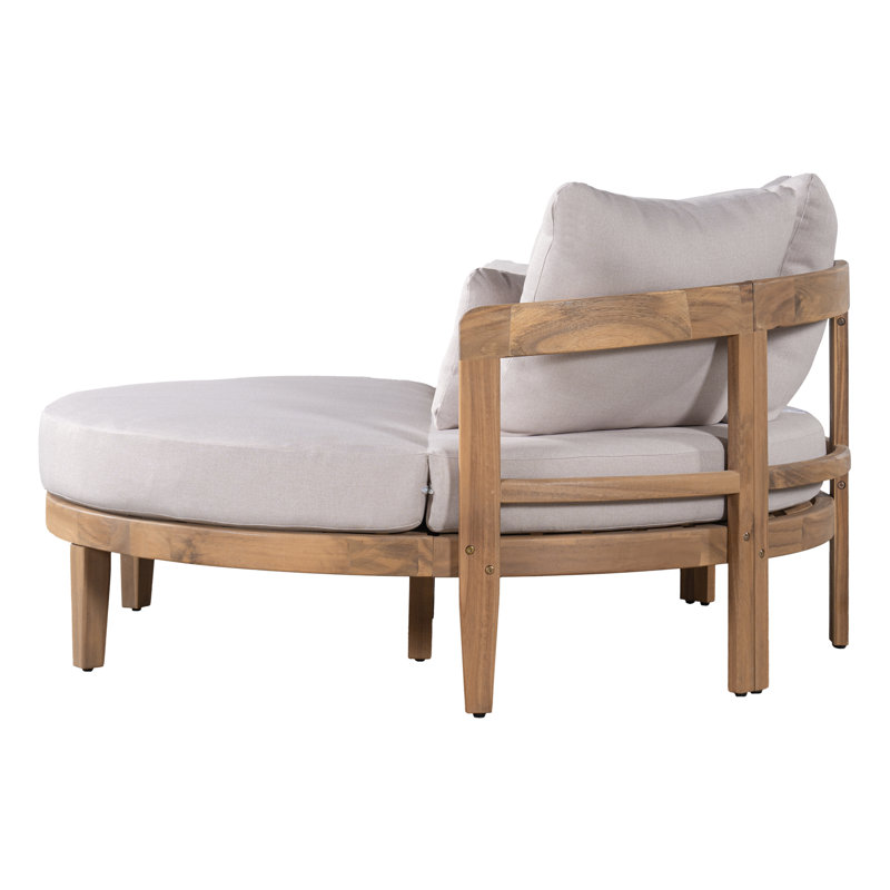 Lit de jour rond d'extérieur moderne Elara en bois d'acacia de 136 cm de large avec dossier incurvé, coussin épais et coussins décoratifs
