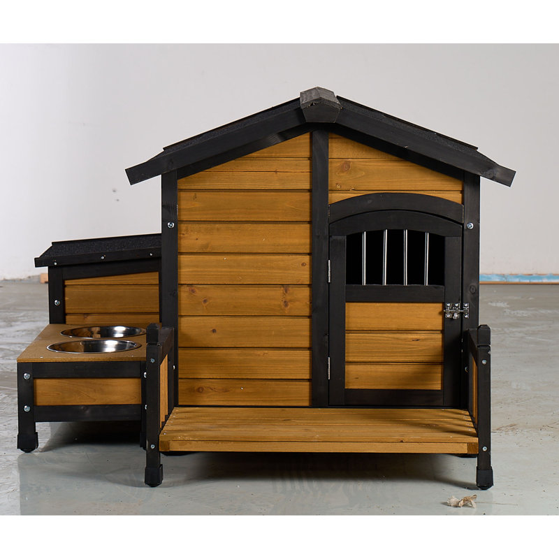 Maison d'extérieur en bois de sapin résistant aux intempéries avec porche de rangement et d'alimentation