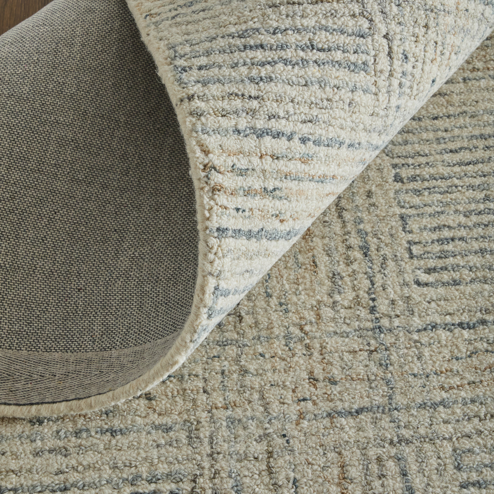 Armando Hand Tufted Wool Rug, Rectangle 2' x 3'