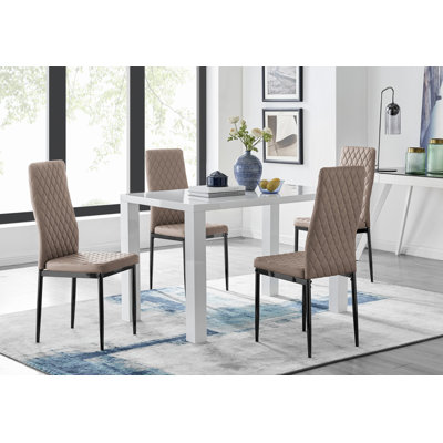 Scottsmoor 4 - Person Dining Set