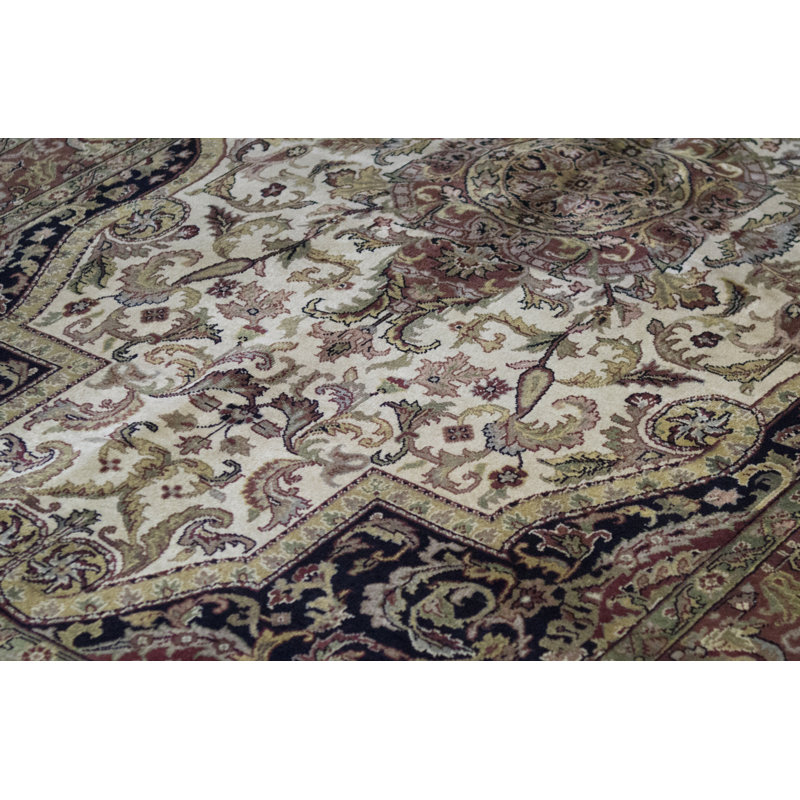 Hand Knotted Wool Oriental Area Rug