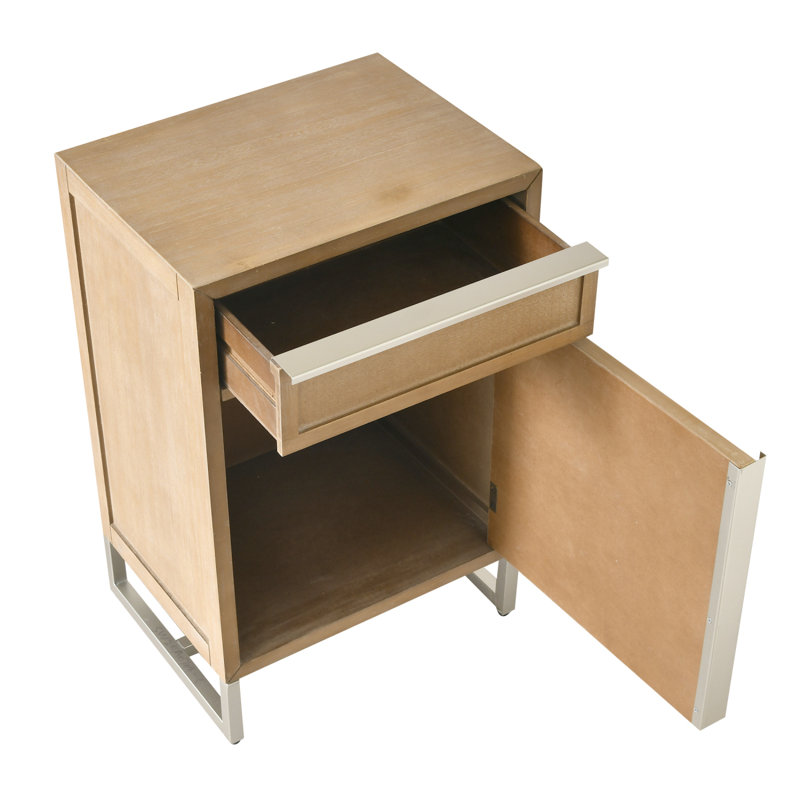 Jolie table de bout