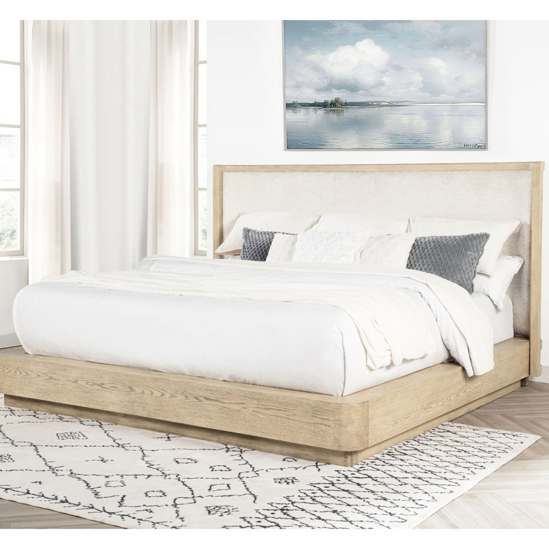 Très grand lit oriental en chêne beige avec design à oreilles, style bord de mer moderne, tête de lit tapissier en tissu plateforme, finition en bois, placage et