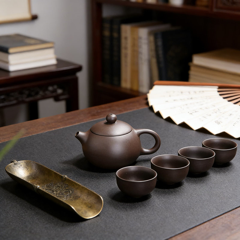 Ensemble complet de thé de voyage en céramique fait à la main - Comprend une théière en porcelaine, 4 tasses à thé, un pot à thé, un tapis de thé et un sac de transport portable pour la préparation du thé traditionnel chinois