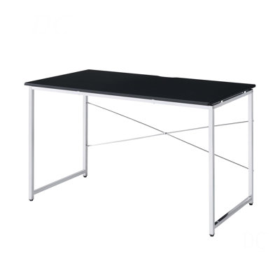 Bureau rectangulaire avec structure en métal