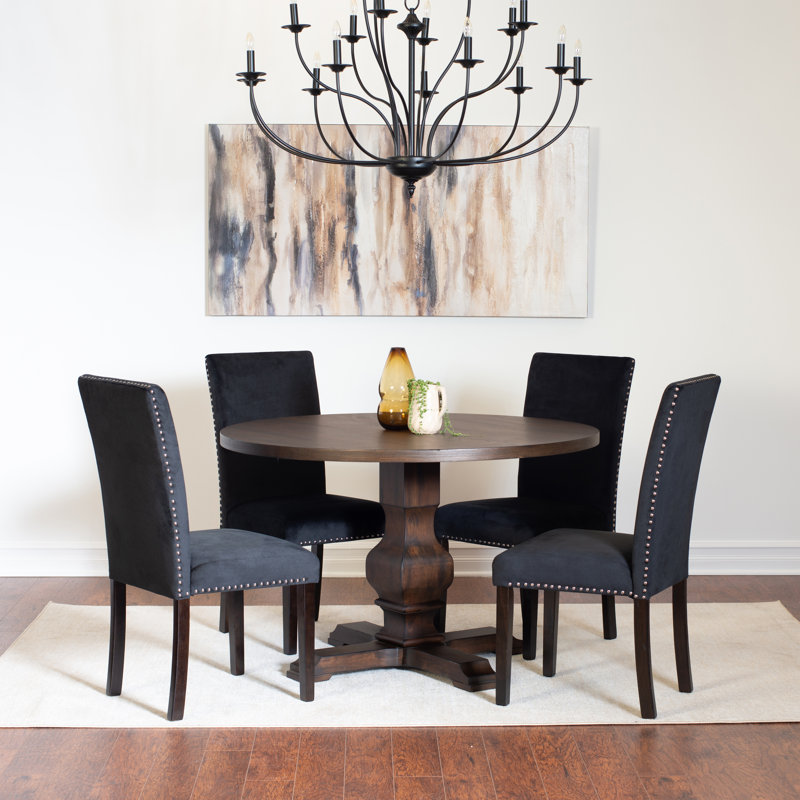 Ensemble repas pour quatre personnes, Noir