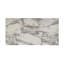 Table basse blanche de 47 po avec plateau en faux marbre Matilda