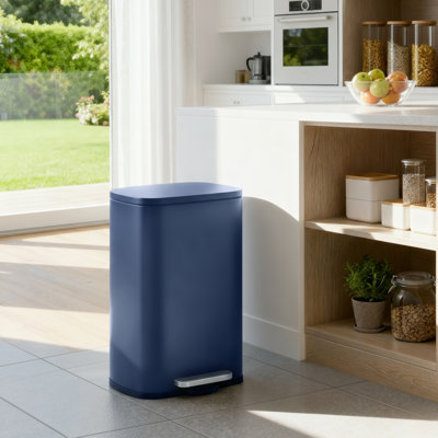 Poubelle à pédale en acier inoxydable résistante aux empreintes digitales avec poignée arrière